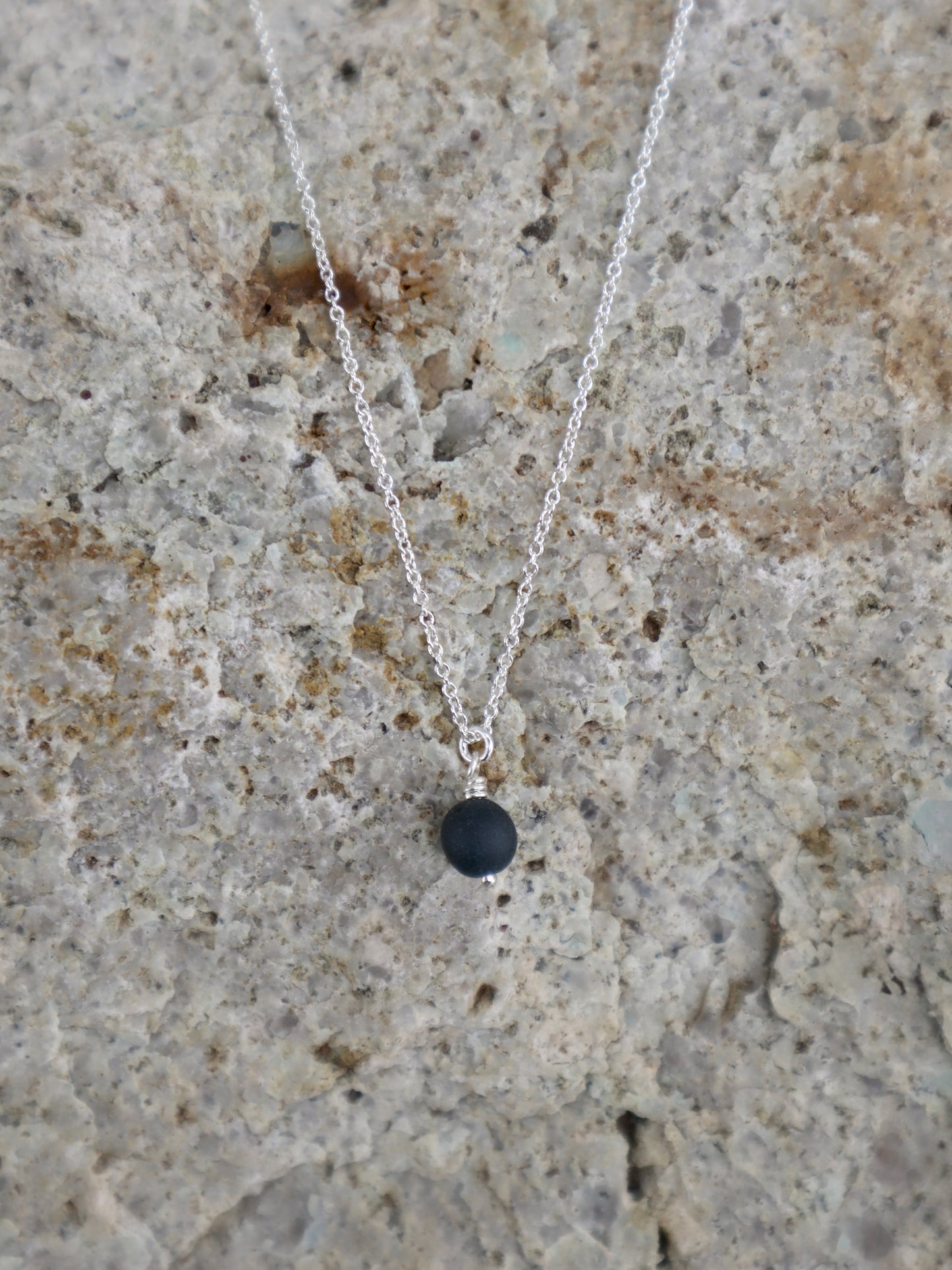 Dainty Drop Necklace Midnight