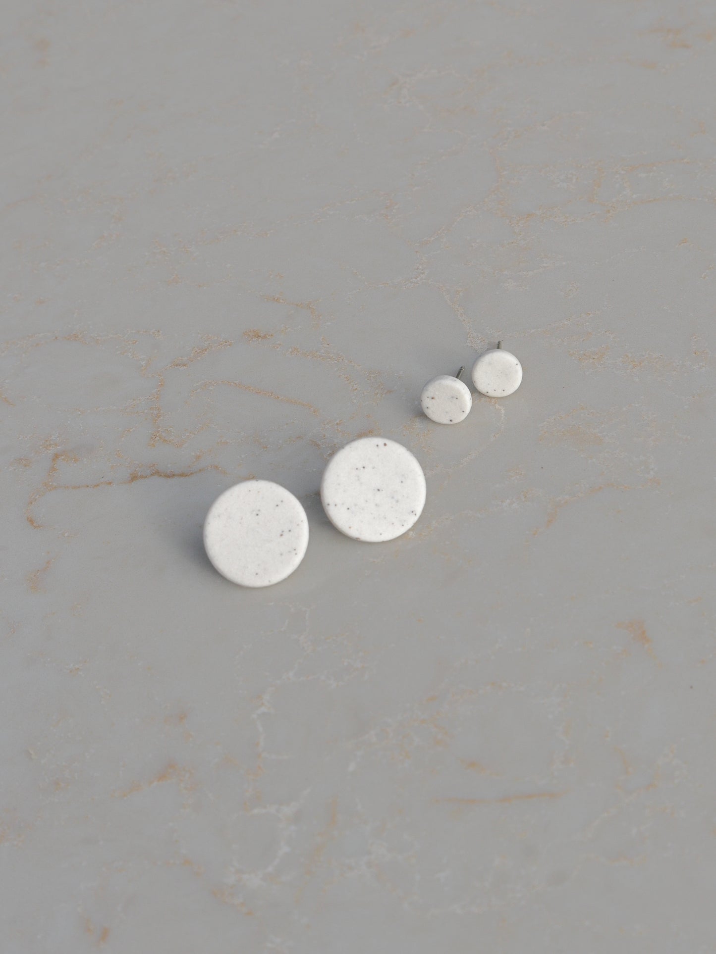 Luna Earrings Mineral White