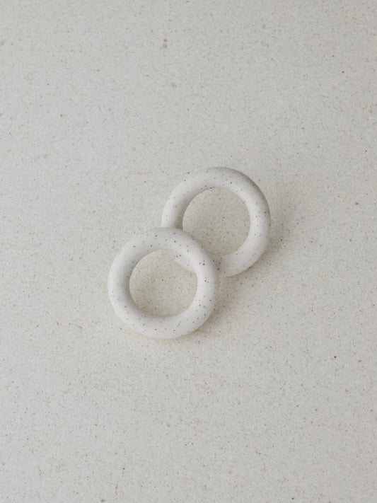 Loop Earrings Mineral White
