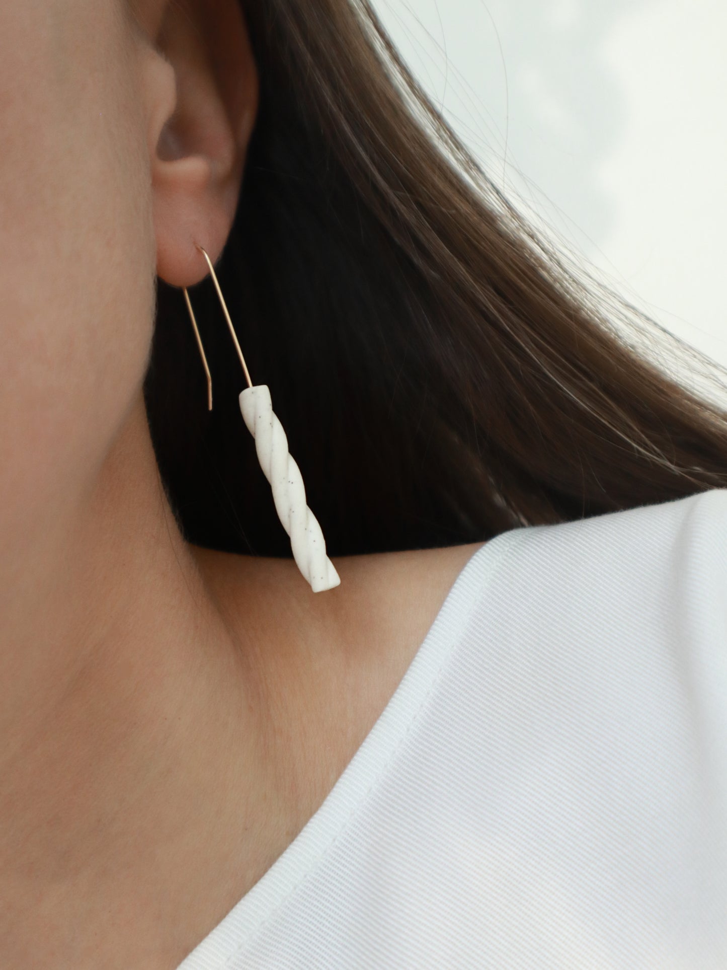 Twist Earrings Mineral White