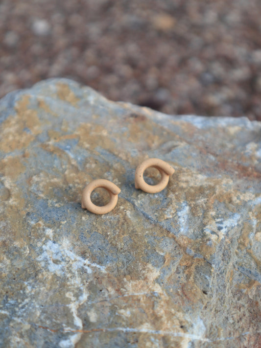 Envelop Earrings Sand