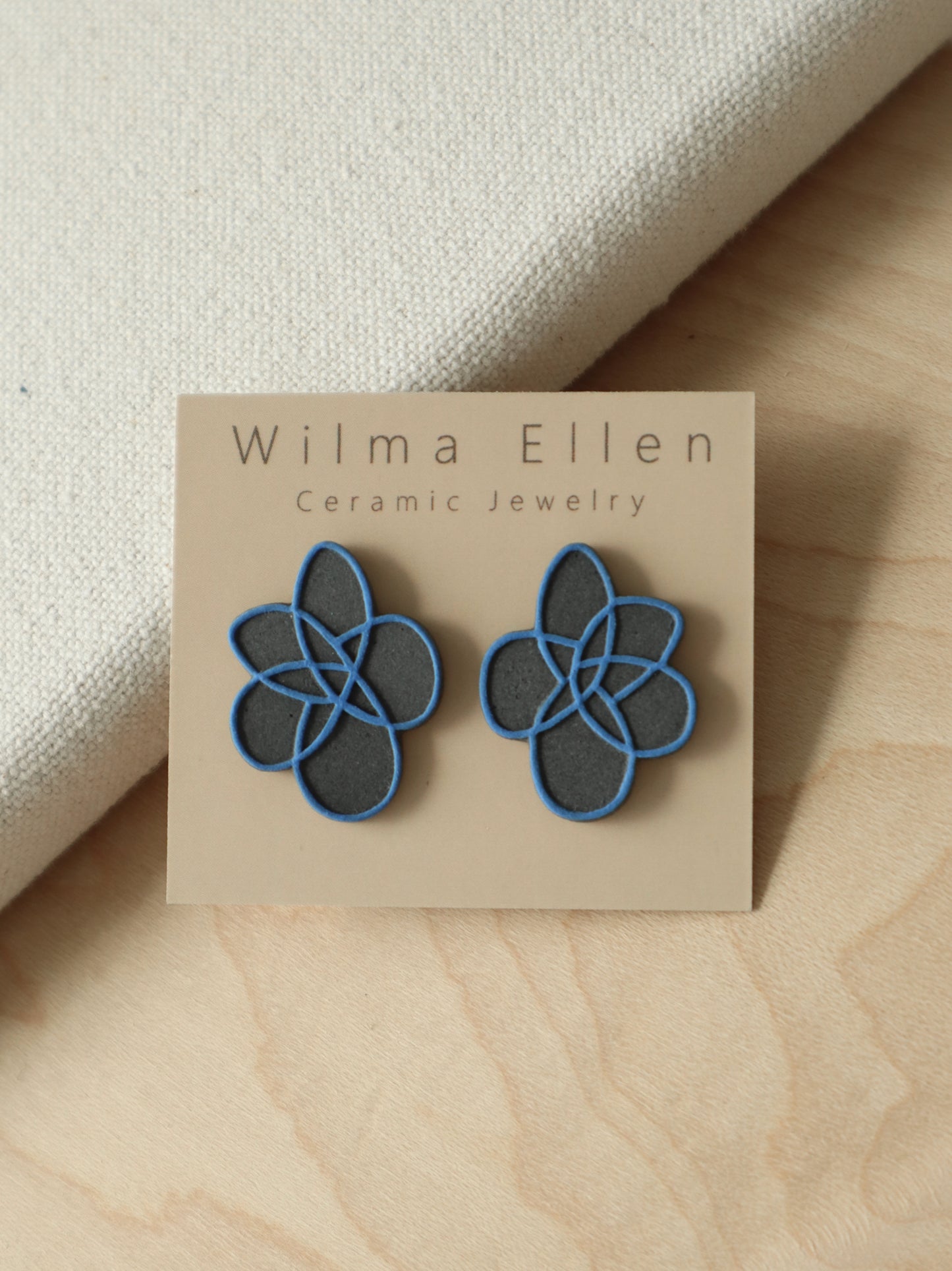 Contour Flower Earrings Midnight
