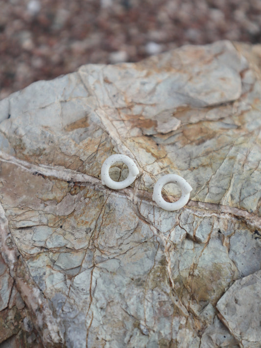 Envelop Earrings Mineral White